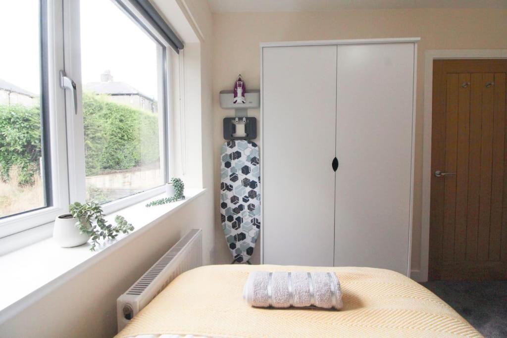 Modern 3 Bed, Contractors Welcome, Bradford Bradford  Buitenkant foto