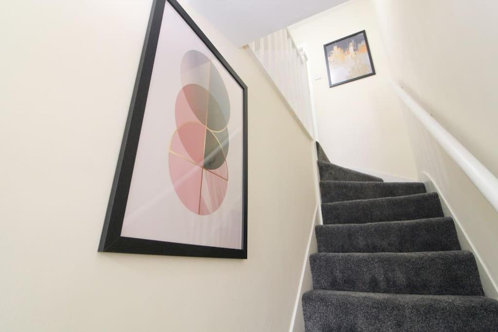 Modern 3 Bed, Contractors Welcome, Bradford Bradford  Buitenkant foto