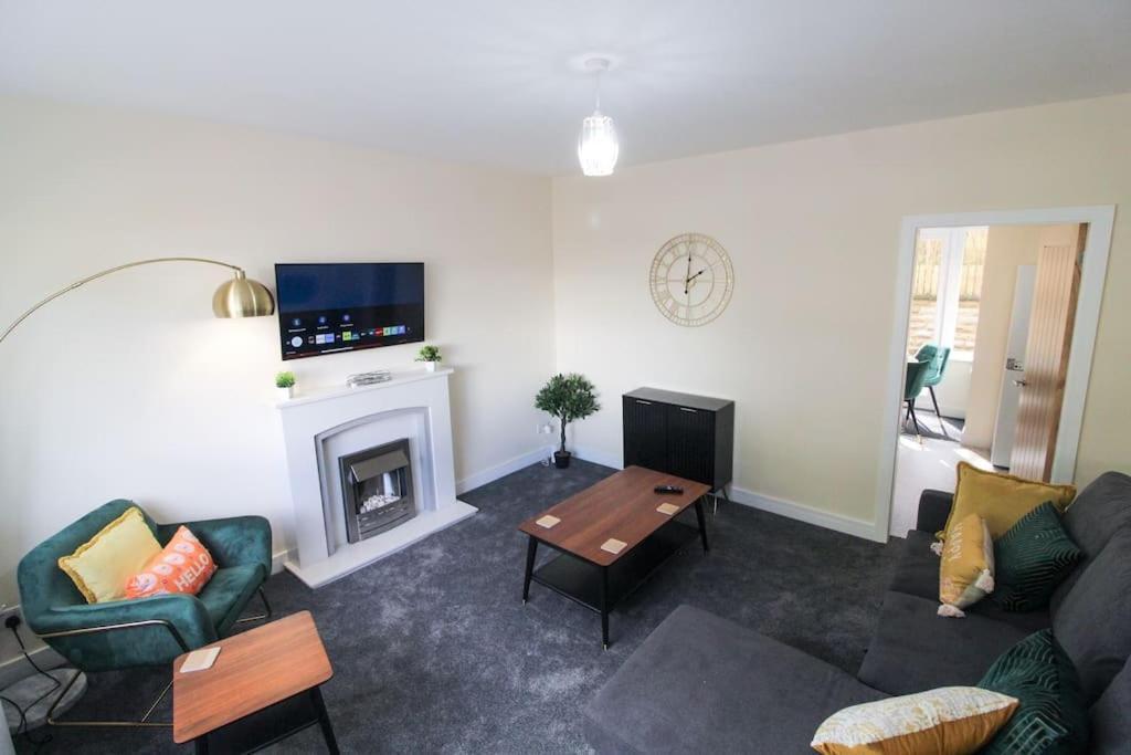 Modern 3 Bed, Contractors Welcome, Bradford Bradford  Buitenkant foto