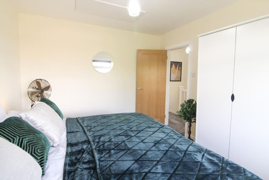 Modern 3 Bed, Contractors Welcome, Bradford Bradford  Buitenkant foto