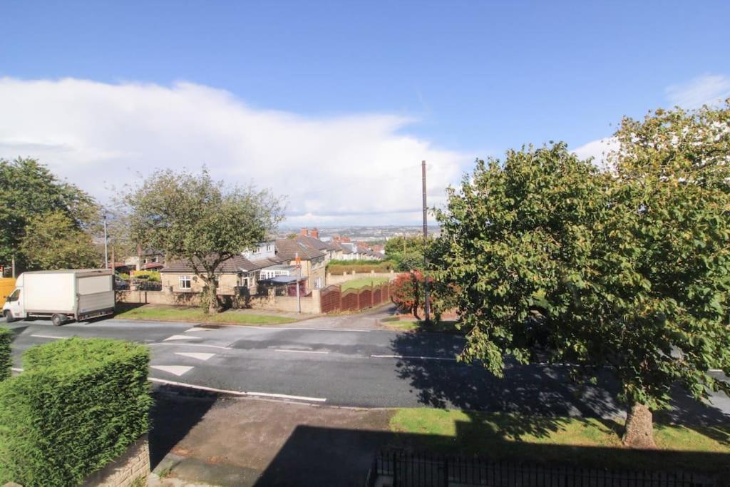 Modern 3 Bed, Contractors Welcome, Bradford Bradford  Buitenkant foto