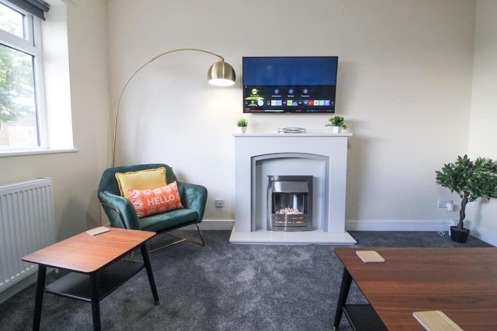 Modern 3 Bed, Contractors Welcome, Bradford Bradford  Buitenkant foto