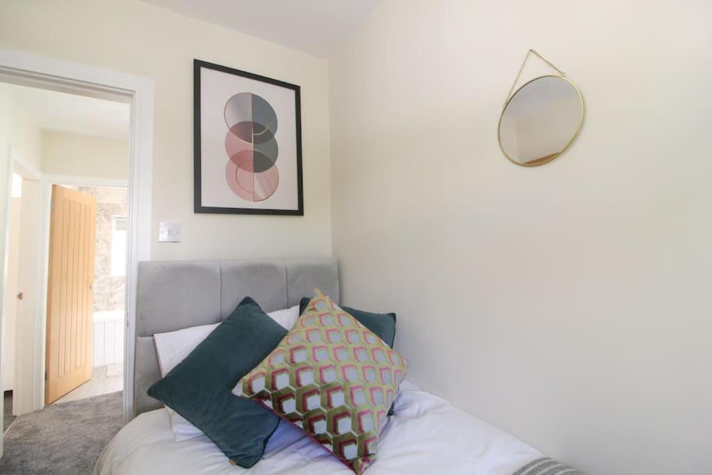 Modern 3 Bed, Contractors Welcome, Bradford Bradford  Buitenkant foto