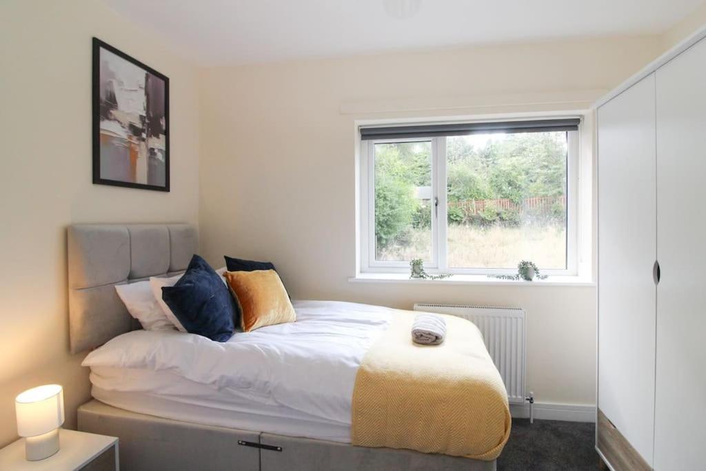 Modern 3 Bed, Contractors Welcome, Bradford Bradford  Buitenkant foto