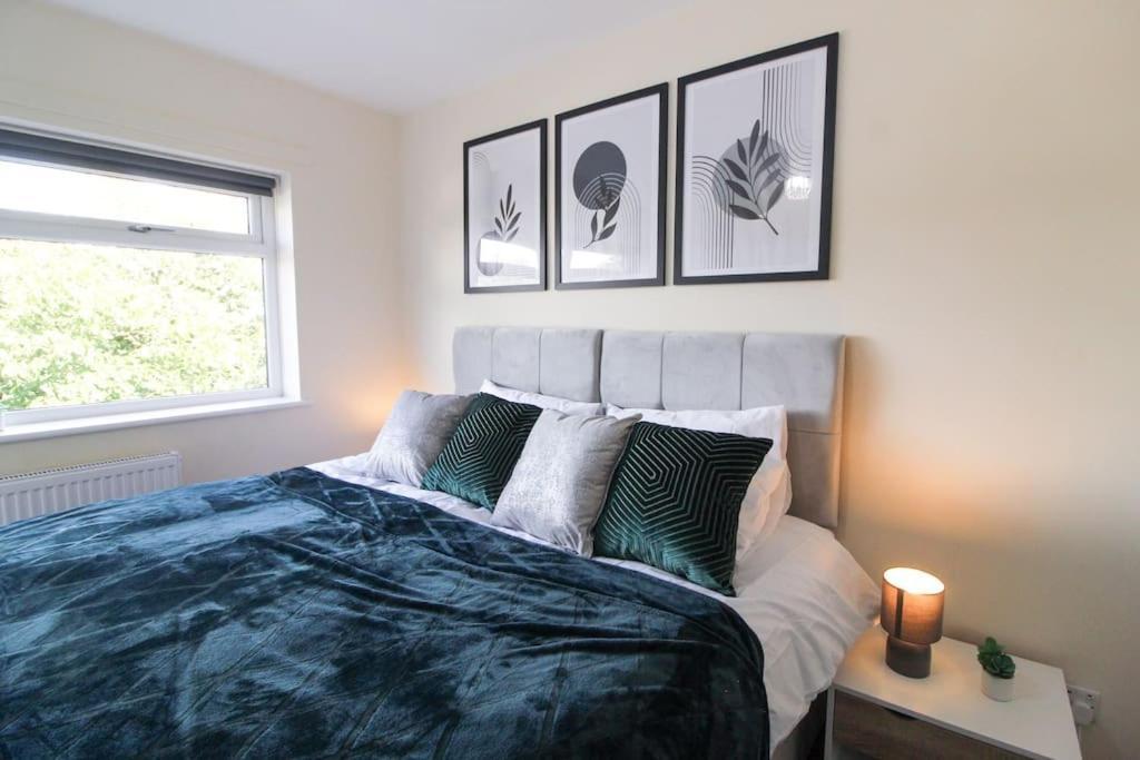 Modern 3 Bed, Contractors Welcome, Bradford Bradford  Buitenkant foto
