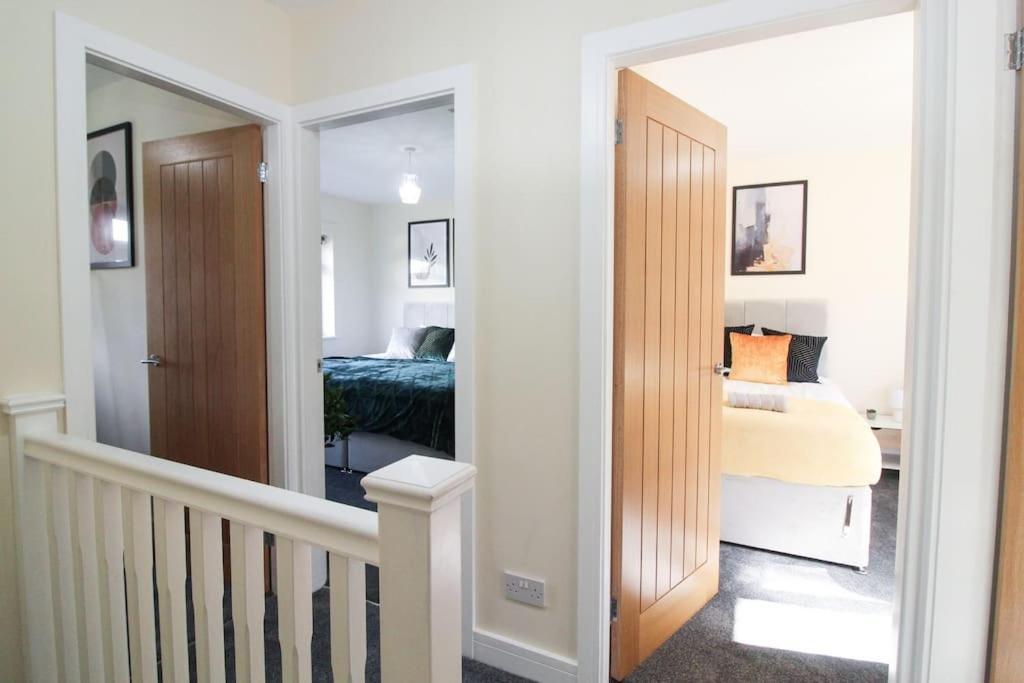 Modern 3 Bed, Contractors Welcome, Bradford Bradford  Buitenkant foto